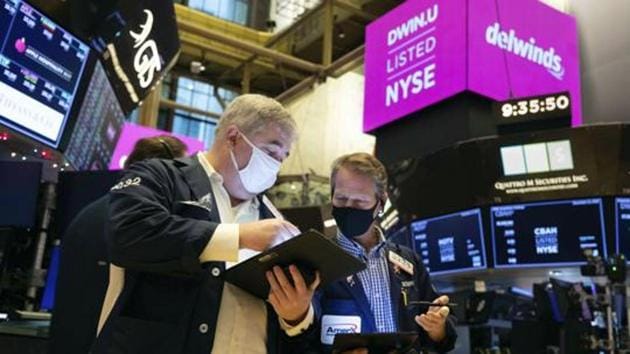 Asian Markets Take a Hit Following Fed’s Rate Outlook and BOJ’s Inaction