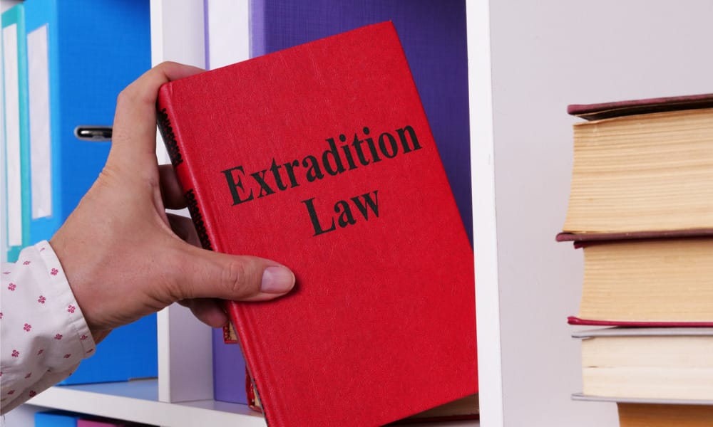 Extradition Fight Looms for Suspect in UnitedHealthcare Executive Death