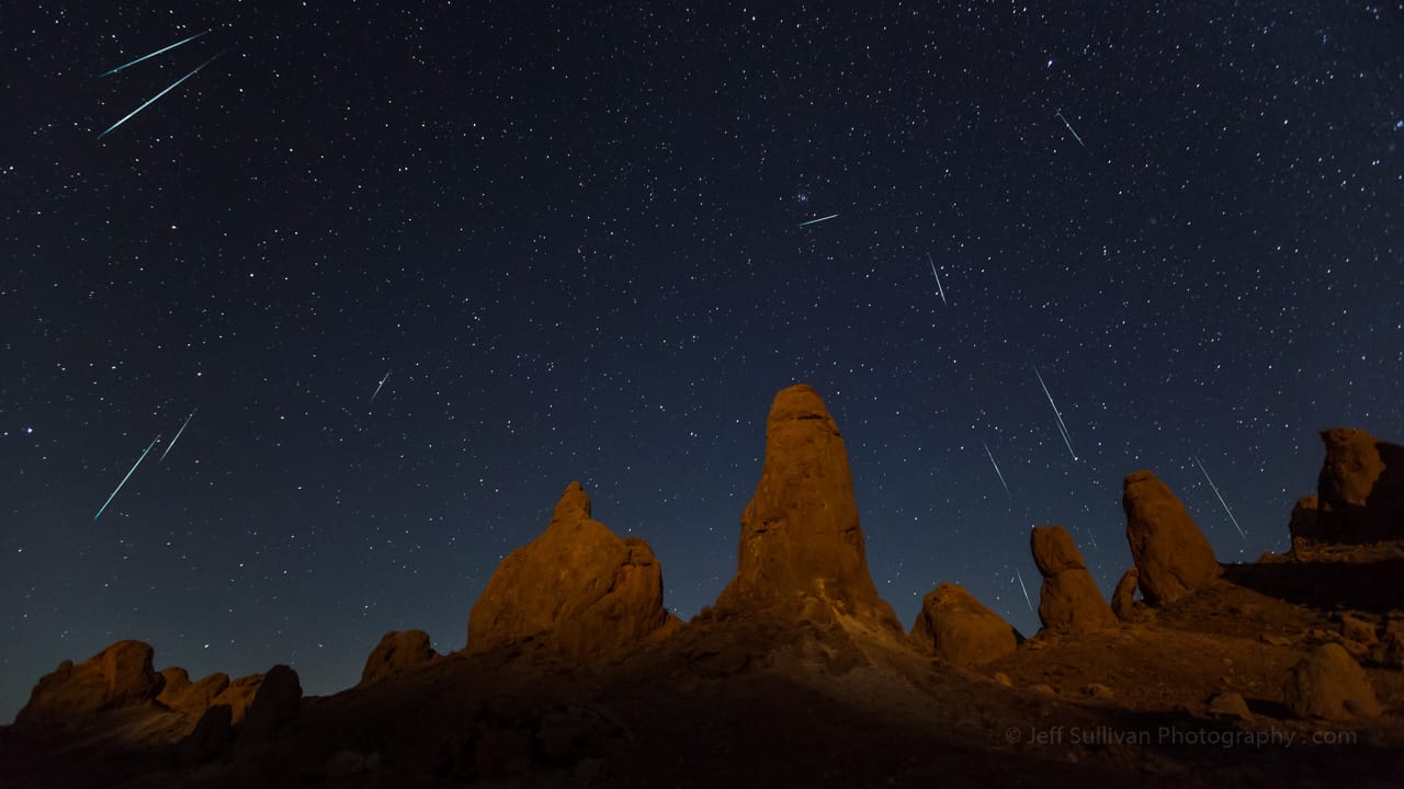 Spectacular Geminid Meteor Shower Captured in Stunning Astronomical Photography