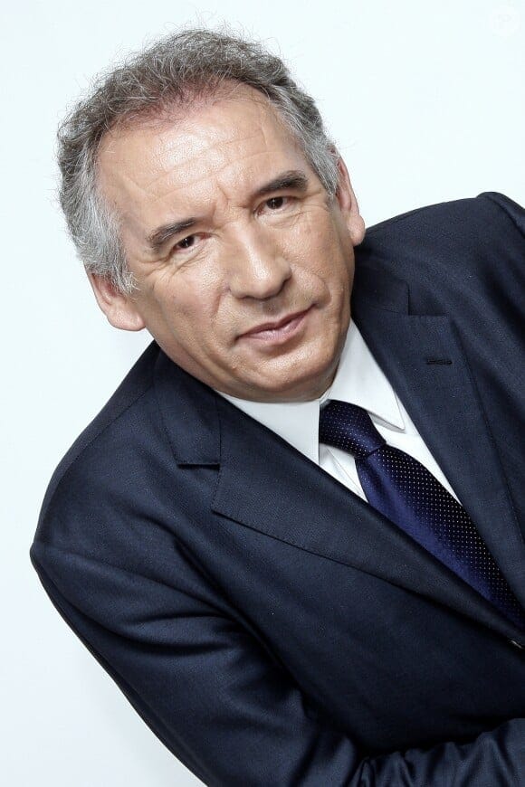 Bayrou’s Strategic Move toward Socialists Gains Attention