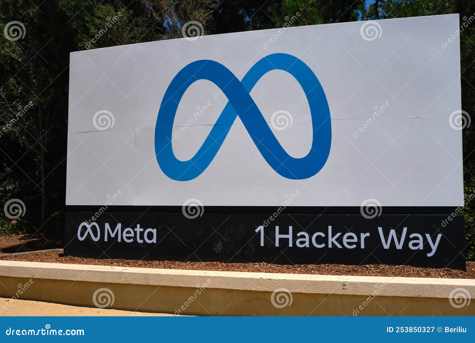 Meta’s CEO Announces Further Layoffs Targeting Low-Performing Employees