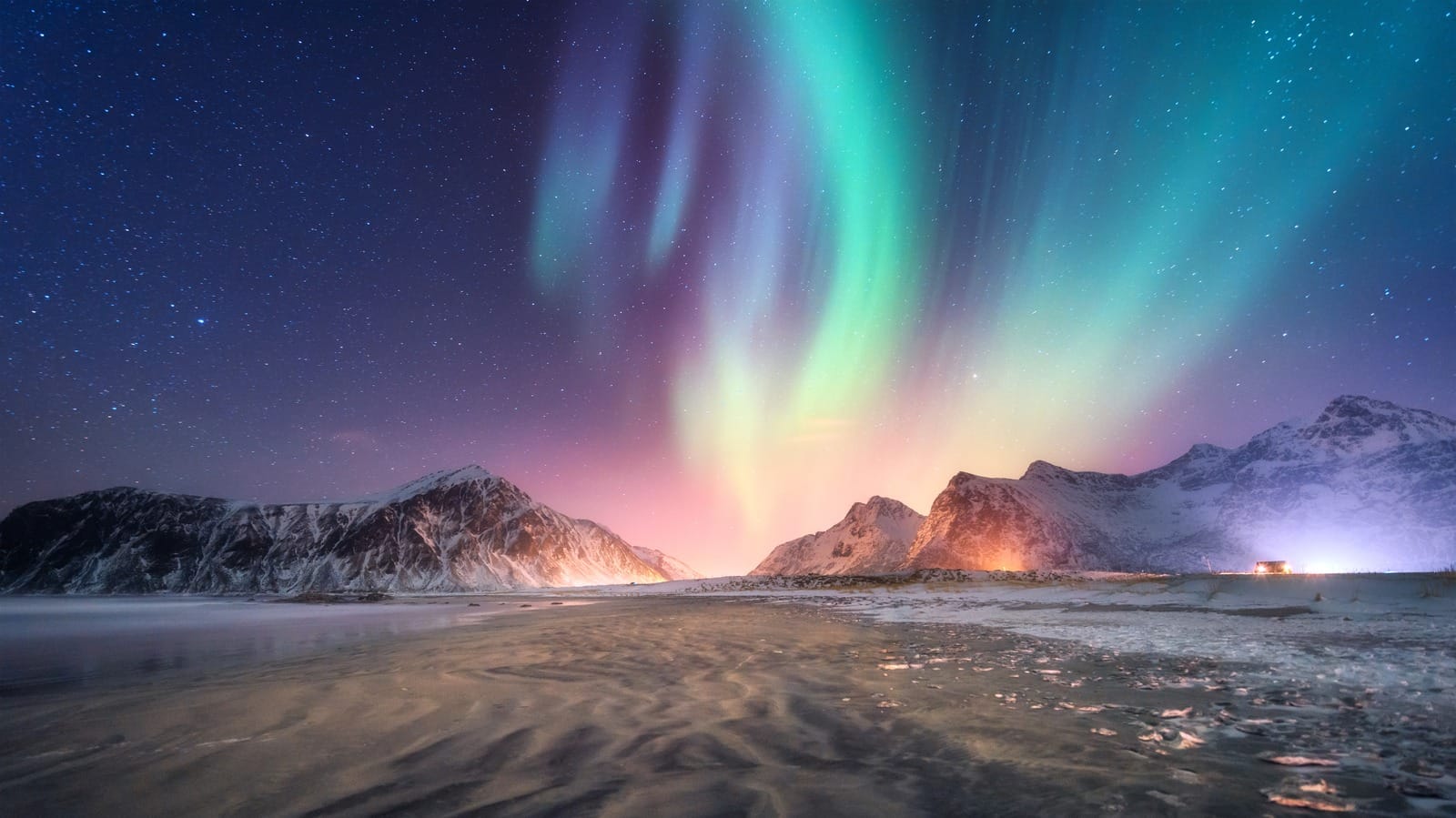Spectacular Display of Northern Lights Expected Over Continental US This New Year’s Eve