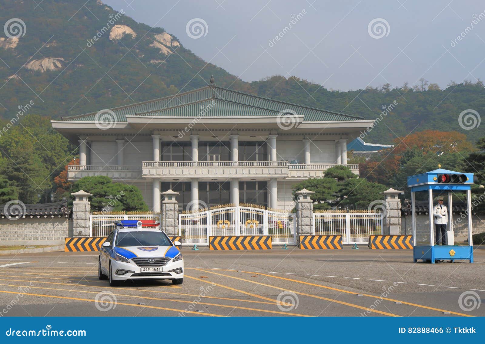 South Korean President Yoon Faces Potential Arrest Amid Martial Law Controversy