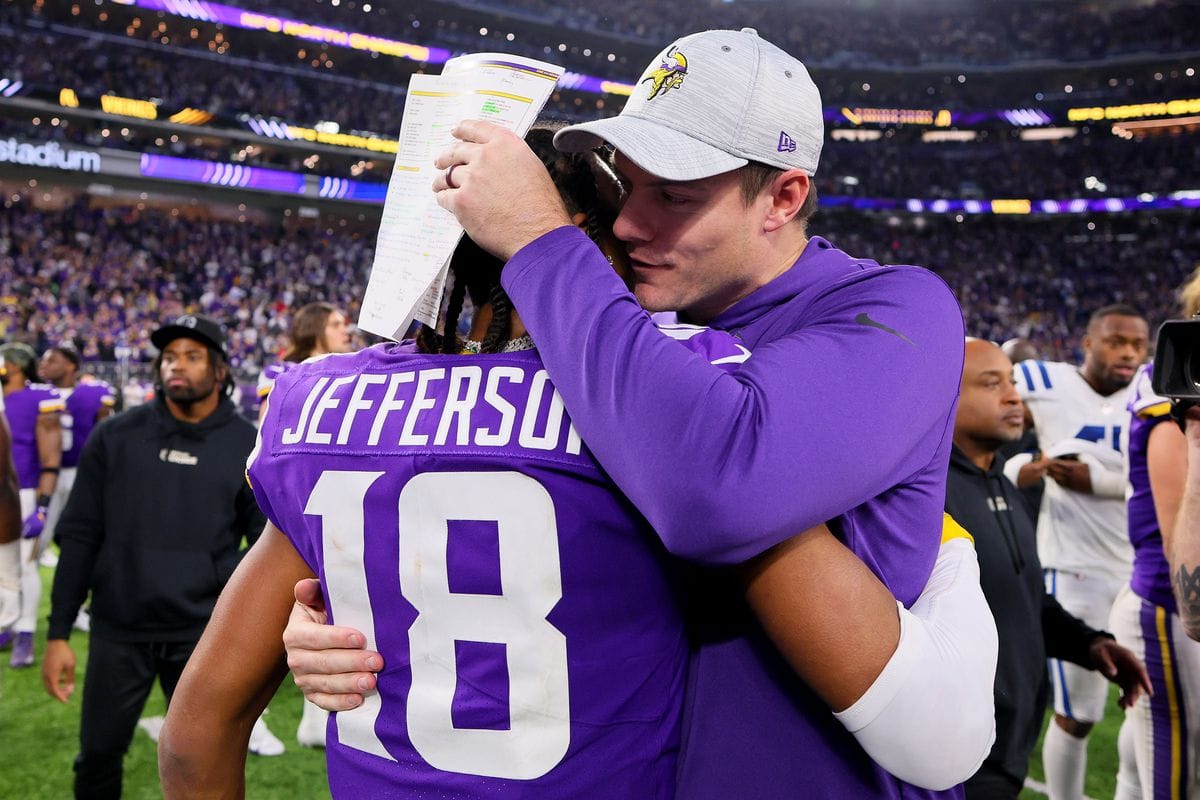 Vikings Secure NFC Top Seed in Thrilling Week 18 Showdown