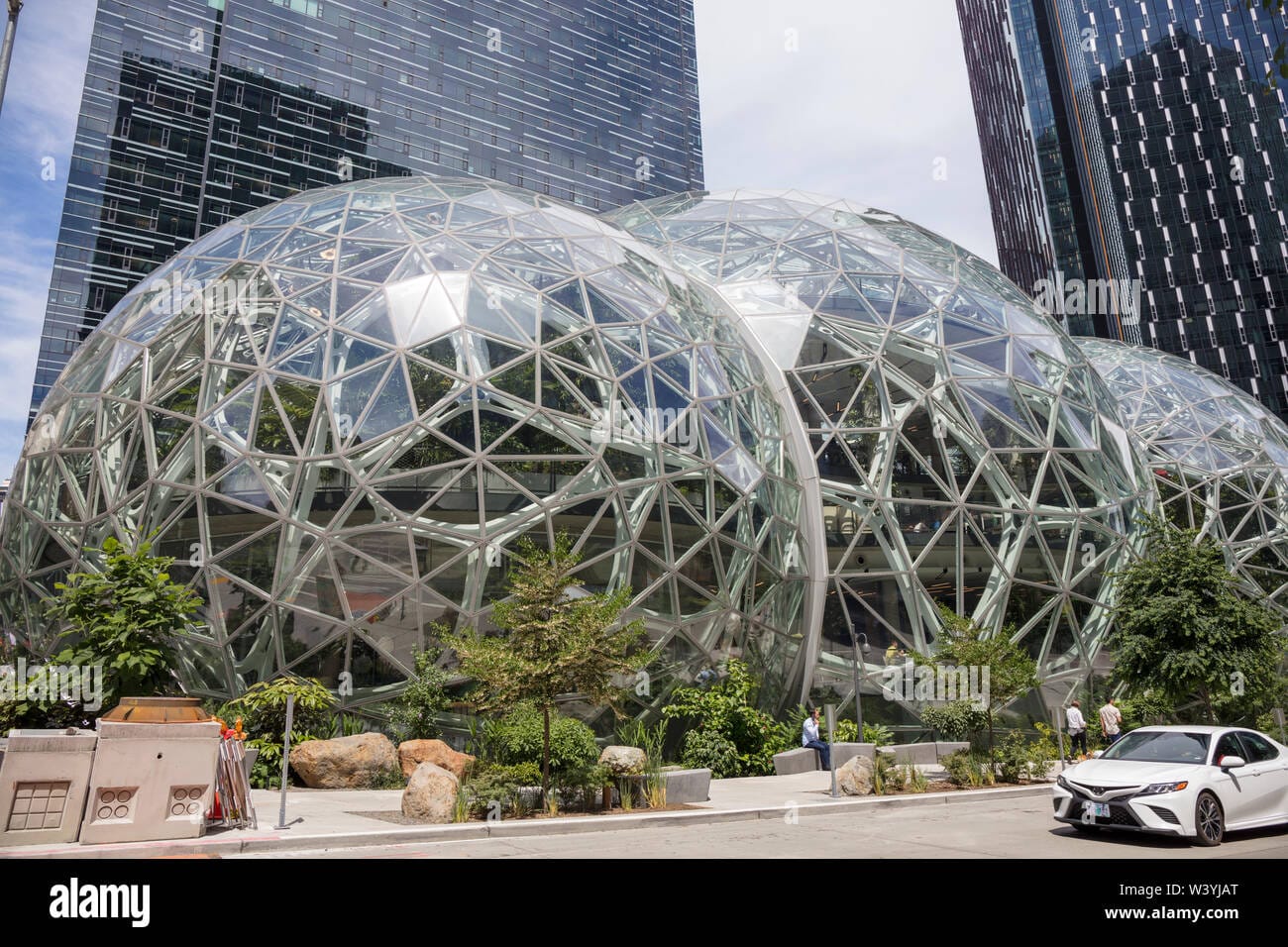 Amazon’s Bold Leap: $100 Billion AI Investment as Profits Surge