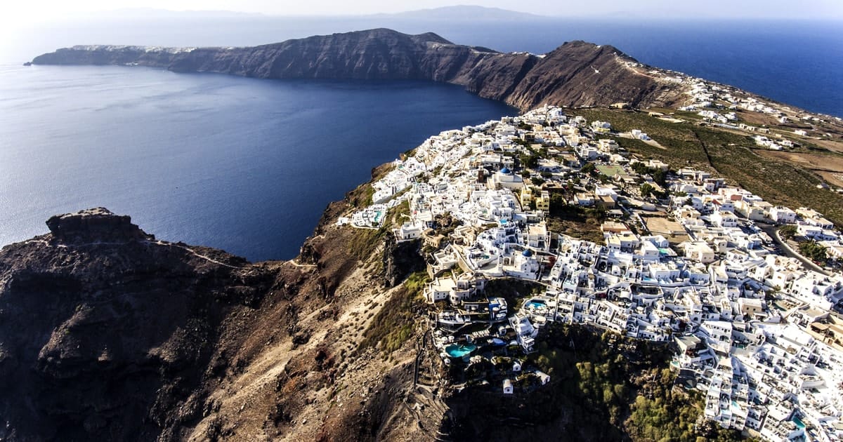 Santorini Gripped by Earthquake Fears Amid Concerns Over Volcanic Activity