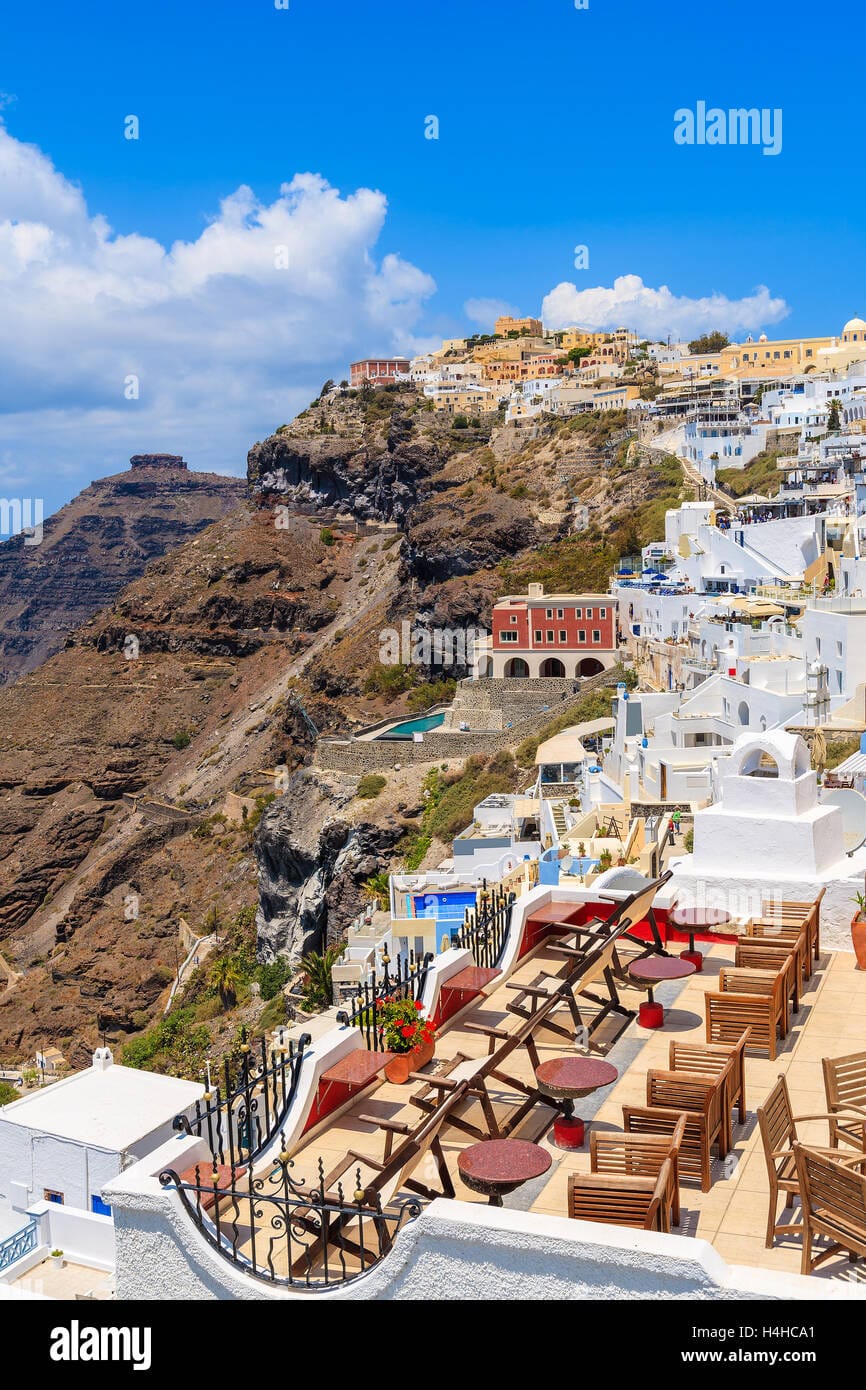 Unrelenting Earthquakes Shake Santorini: Scientists and Officials Raise Concerns